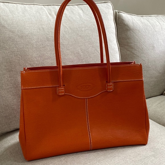 Tod’s orange bag - Picture 1 of 9